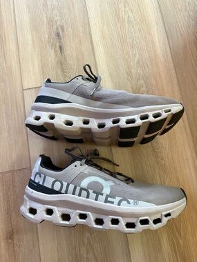 On Running Cloudnova Men's Sneakers in Light Gray Tan White 10.5